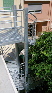 ESCALIER COLIMACON GALVANISE